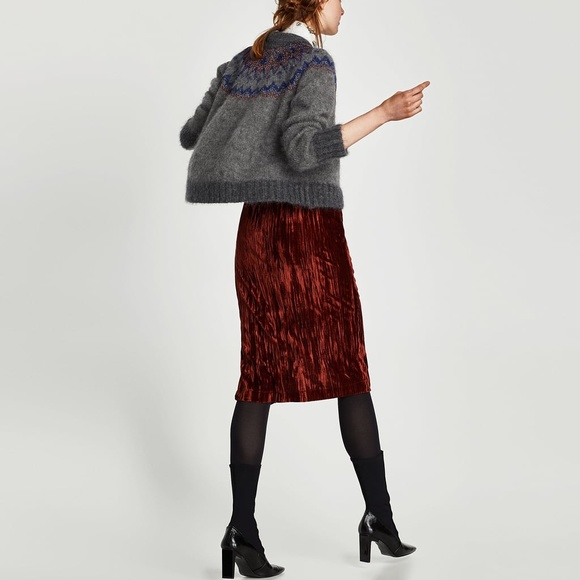 Zara Velvet Skirt in maroon wine - Picture 2 of 7